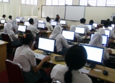 Sekolah Yang Unggul Dalam Prestasi Dan Akhlak